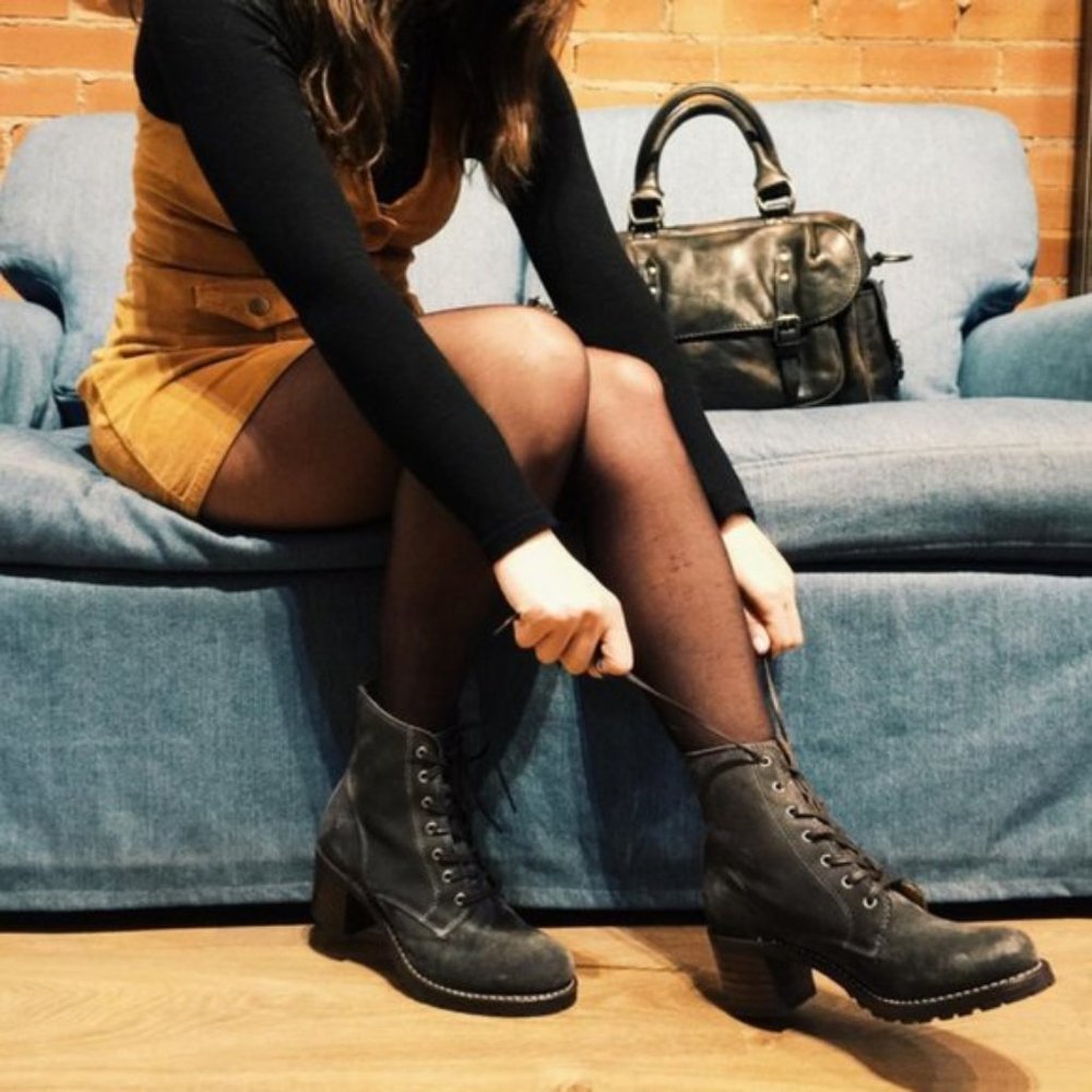 $399 Frye Becca Lug Sole Black Leather Lace Up Heavy Duty Combat Moto Ankle Boot